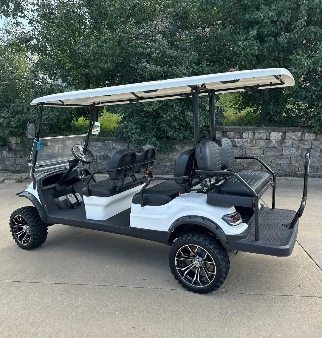 2023 ICON i60L Electric LIMO Golf Cart