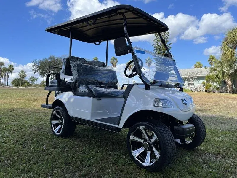 2024 Evolution Electric Vehicles Classic 4 Plus